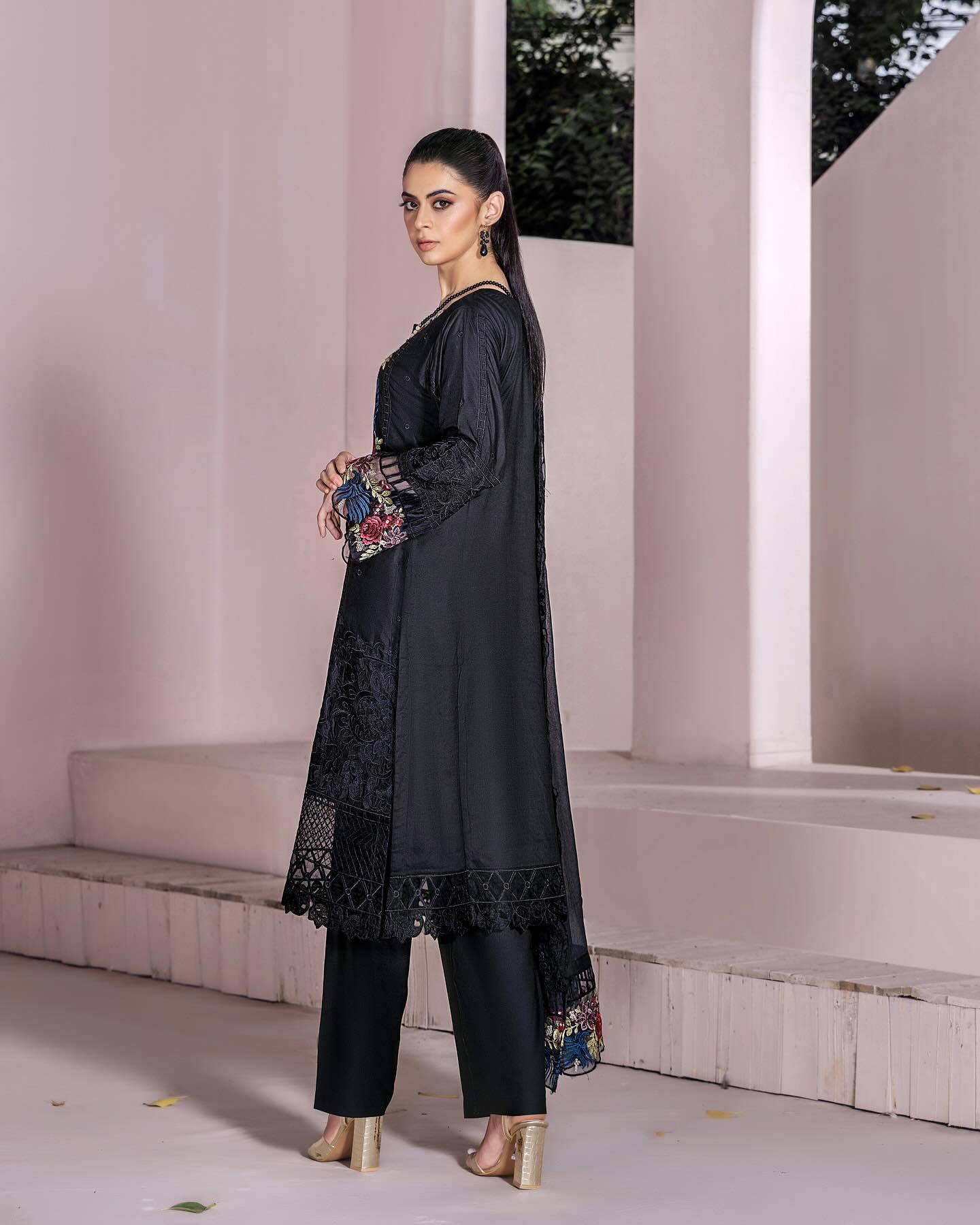 WINTER LINEN BY MUNIRA DESIGNER LATEST 2023 COLLECTION - WL03