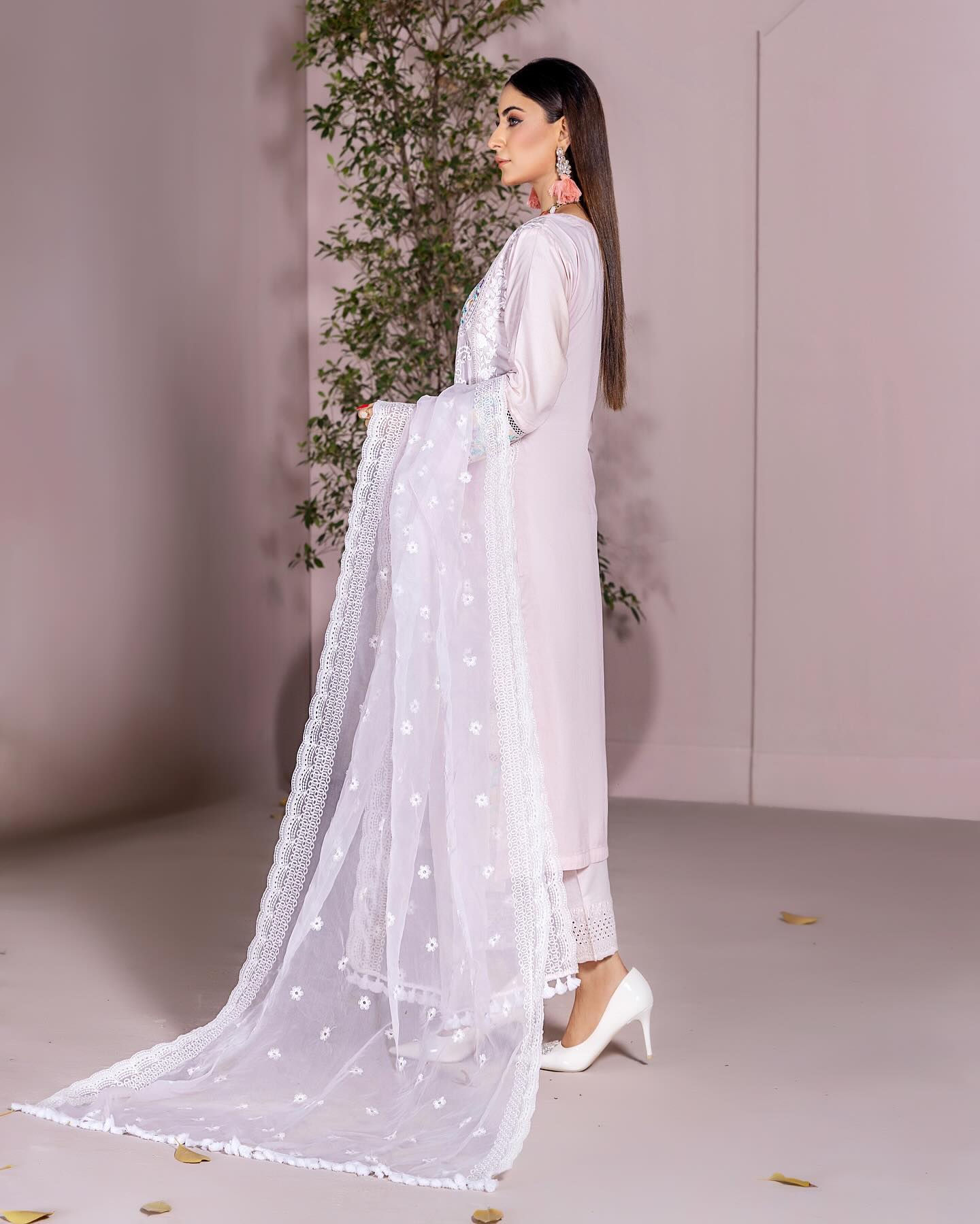 WINTER LINEN BY MUNIRA DESIGNER LATEST 2023 COLLECTION - WL06