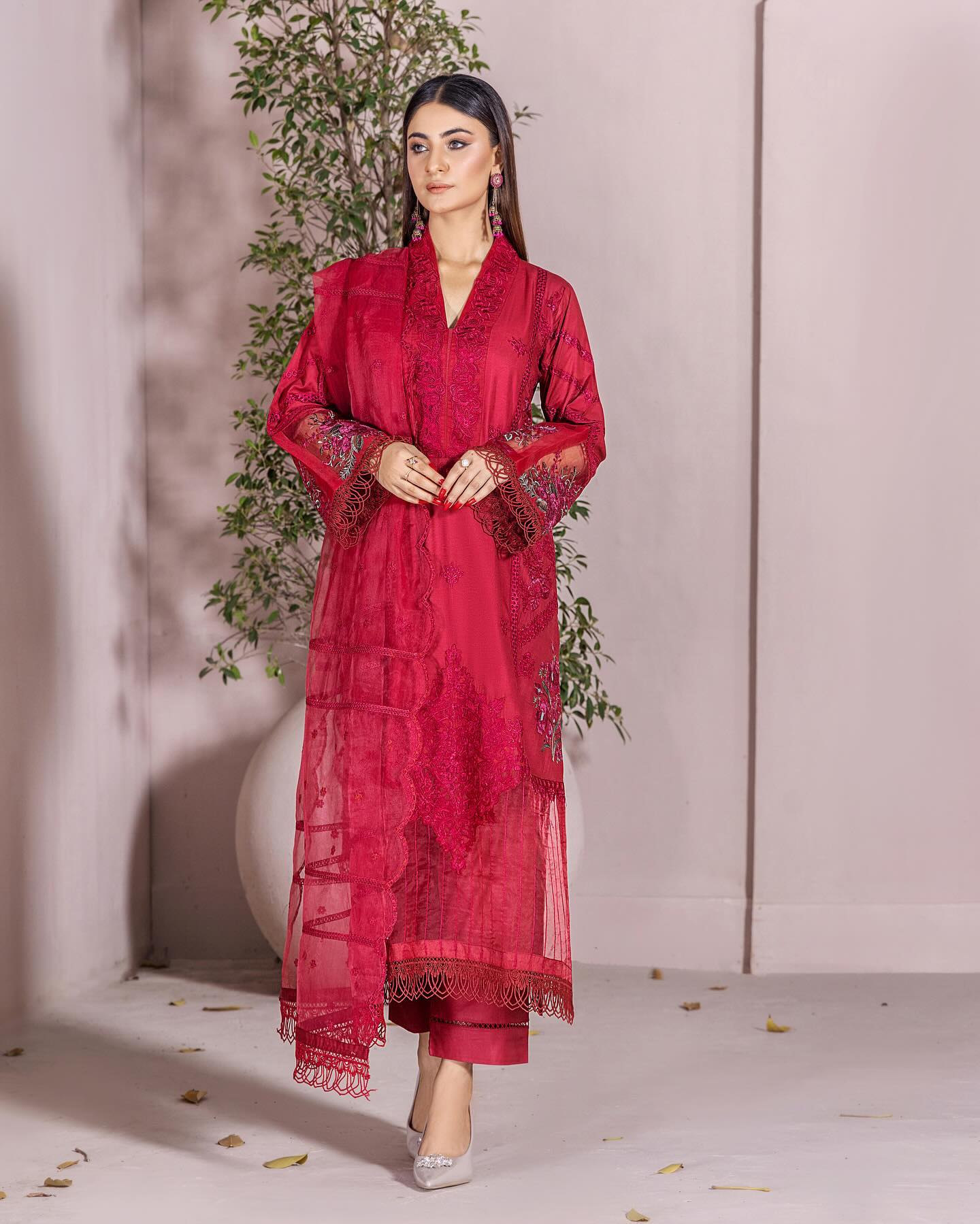 WINTER LINEN BY MUNIRA DESIGNER LATEST 2023 COLLECTION - WL04