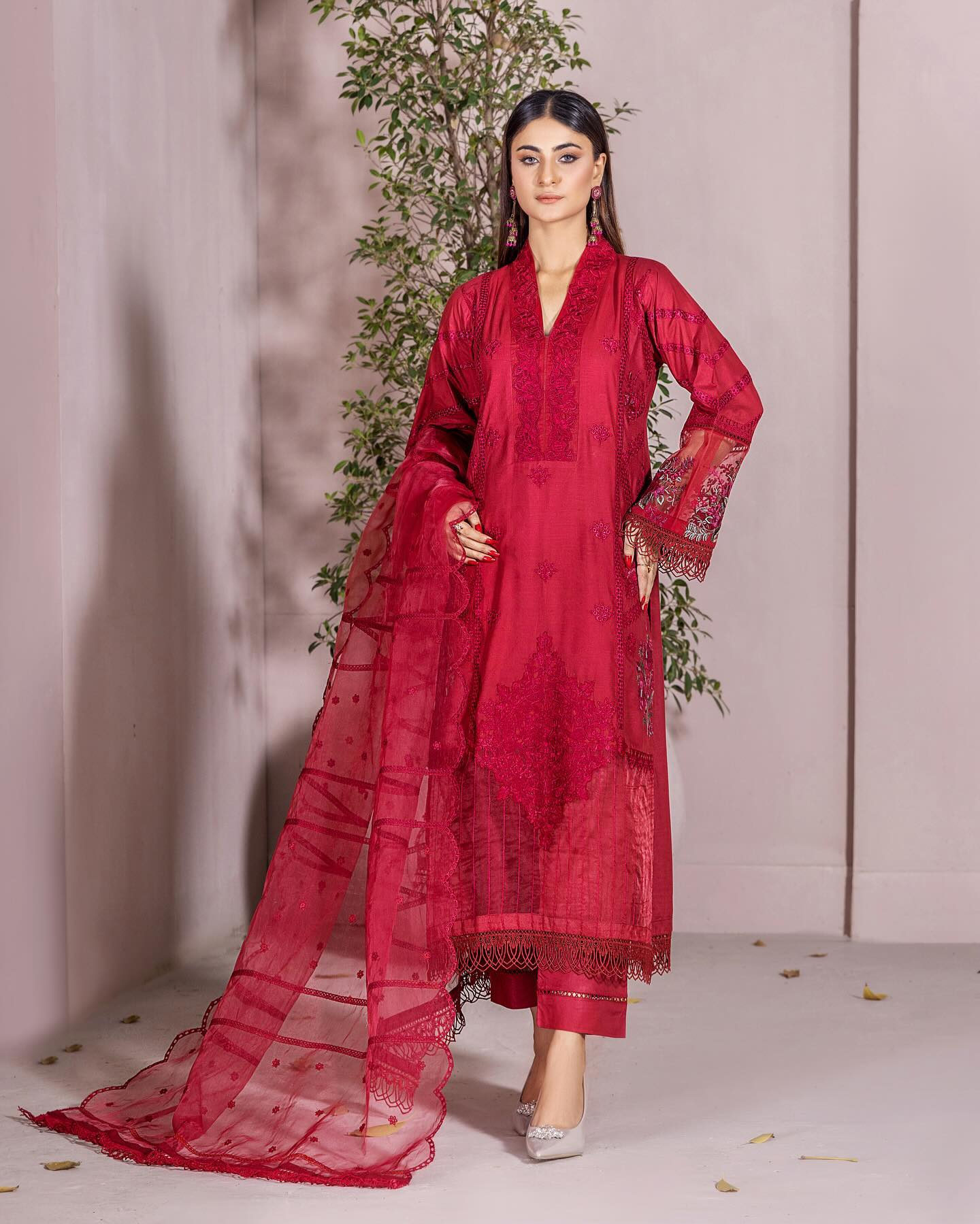 WINTER LINEN BY MUNIRA DESIGNER LATEST 2023 COLLECTION - WL04