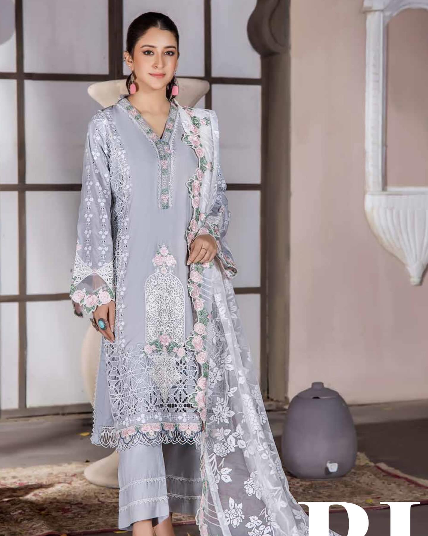 WINTER LINEN BY MUNIRA DESIGNER LATEST 2023 COLLECTION - WL01